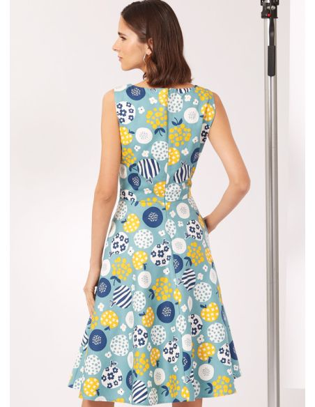 Patron New Look 6748 - Robe col en V
