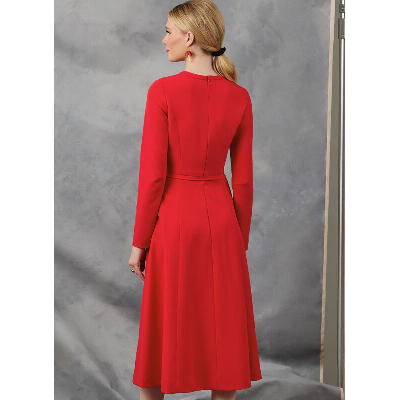 Patron Vogue 2044 Y5 (46-54) - Robe Fit-and-Flare avec Variations de Manches