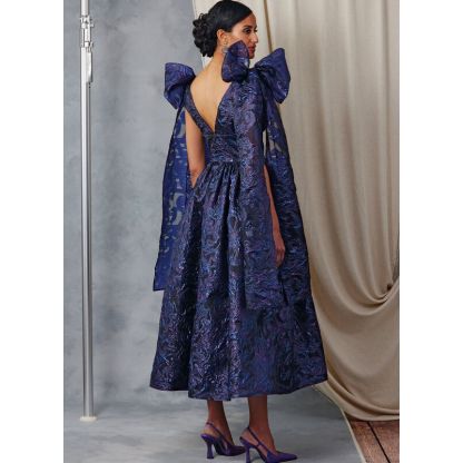 Patron Vogue 2048 U5 (44-52) - Robe de soirée avec décolleté en V 2