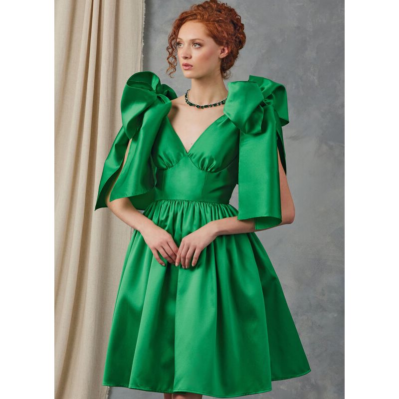 Patron Vogue 2048 U5 (44-52) - Robe de soirée avec décolleté en V