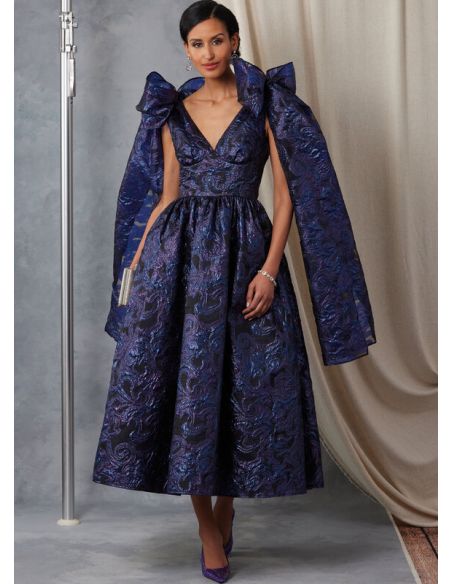 Patron Vogue 2048 U5 (44-52) - Robe de soirée avec décolleté en V