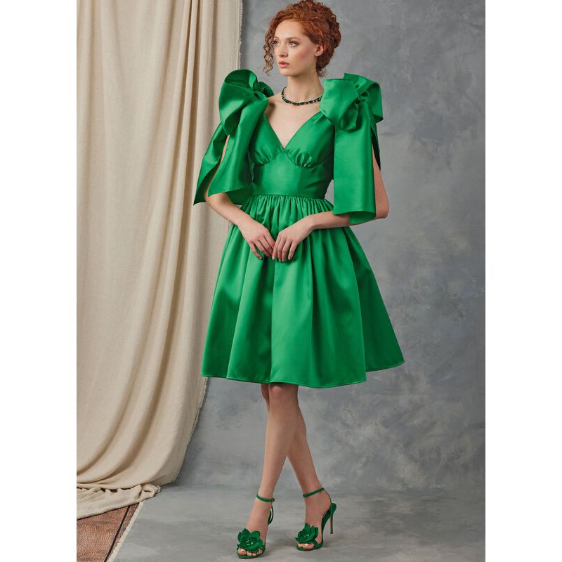 Patron Vogue 2048 U5 (44-52) - Robe de soirée avec décolleté en V