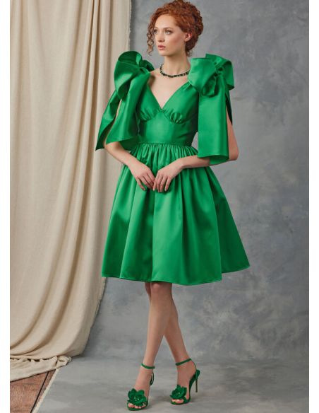 Patron Vogue 2048 U5 (44-52) - Robe de soirée avec décolleté en V