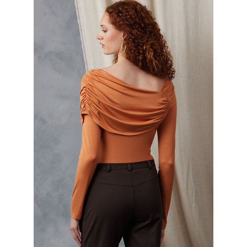 Patron Vogue 2049 Y5 (46-54) - Body ajusté avec drapé élégant