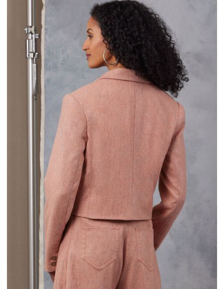 Patron Vogue 2053 R5 (42-50) - Veste à double boutonnage avec épaulettes