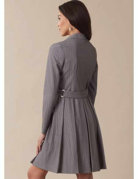 Patron McCall's 8528.Y5 - Robe blazer élégante
