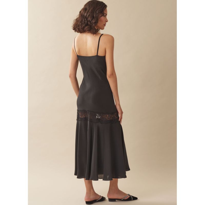 Patron McCall's 8535.BB - Chemise de nuit et robe pour femme