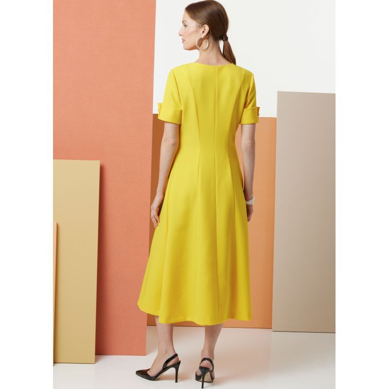 Patron Butterick 7005/E5 (42-50) - Robe ajustée et évasée