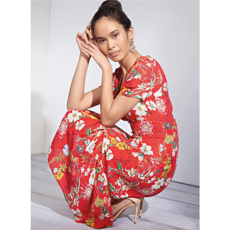 Patron Simplicity 8875.R5 (42-50) - Robe féminine avec encolure en V et volants