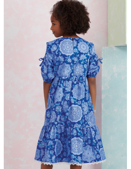 Patron Simplicity 9933.K5 (7-14) -  Robe à étages pour enfants et jeunes filles avec variations de manches