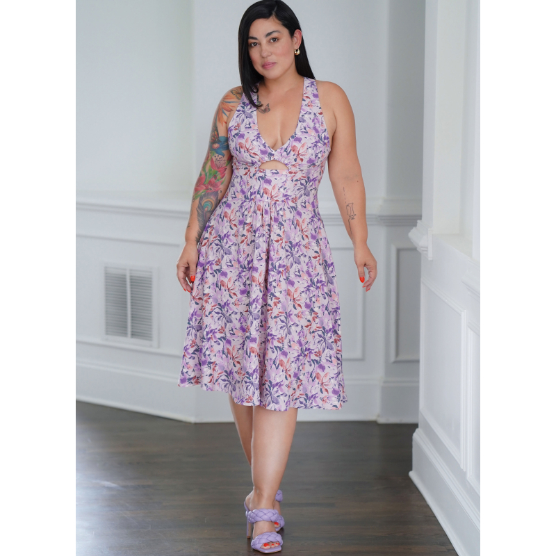 Patron Simplicity 9946.K5 (36-44) - Robe à encolure profonde ou dégagée avec découpes modernes