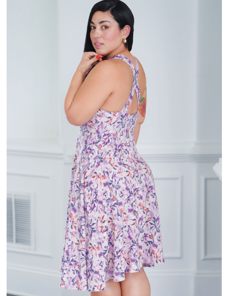 Patron Simplicity 9946.K5 (36-44) - Robe à encolure profonde ou dégagée avec découpes modernes