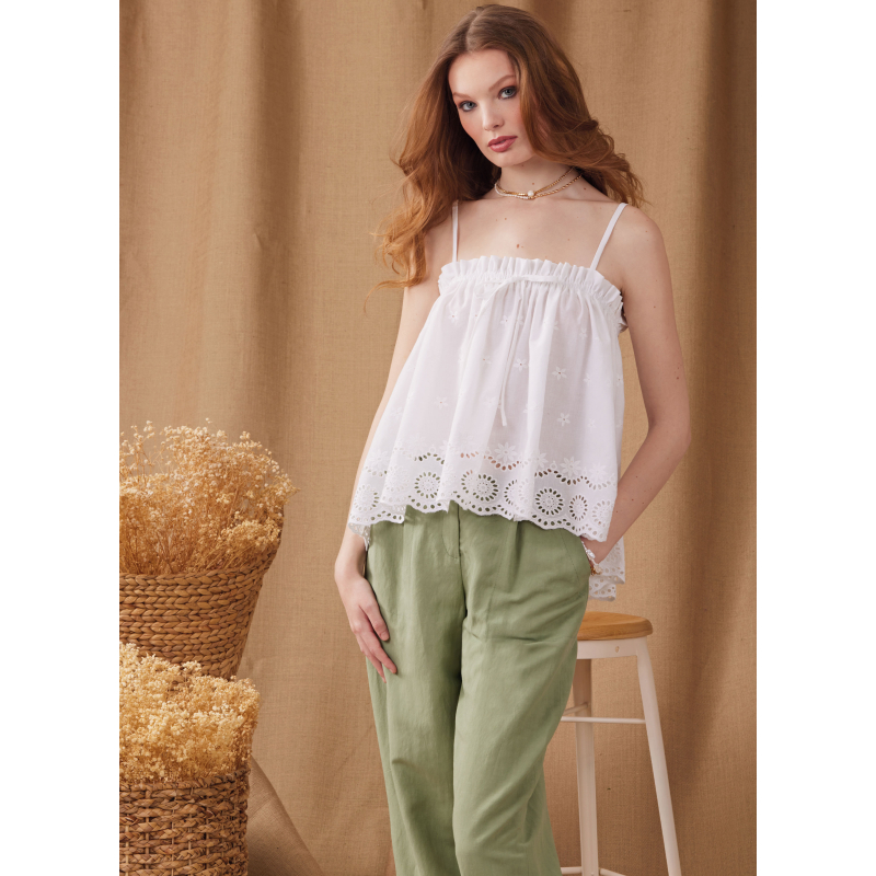 Patron Simplicity 9953.D5 (32-40) - Hauts pour femmes avec encolure élastiquée et options de volants