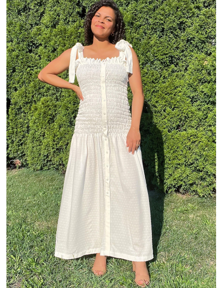 Patron KnowMe 2115.Y5 (46-54) - Robe à smocks avec détails raffinés