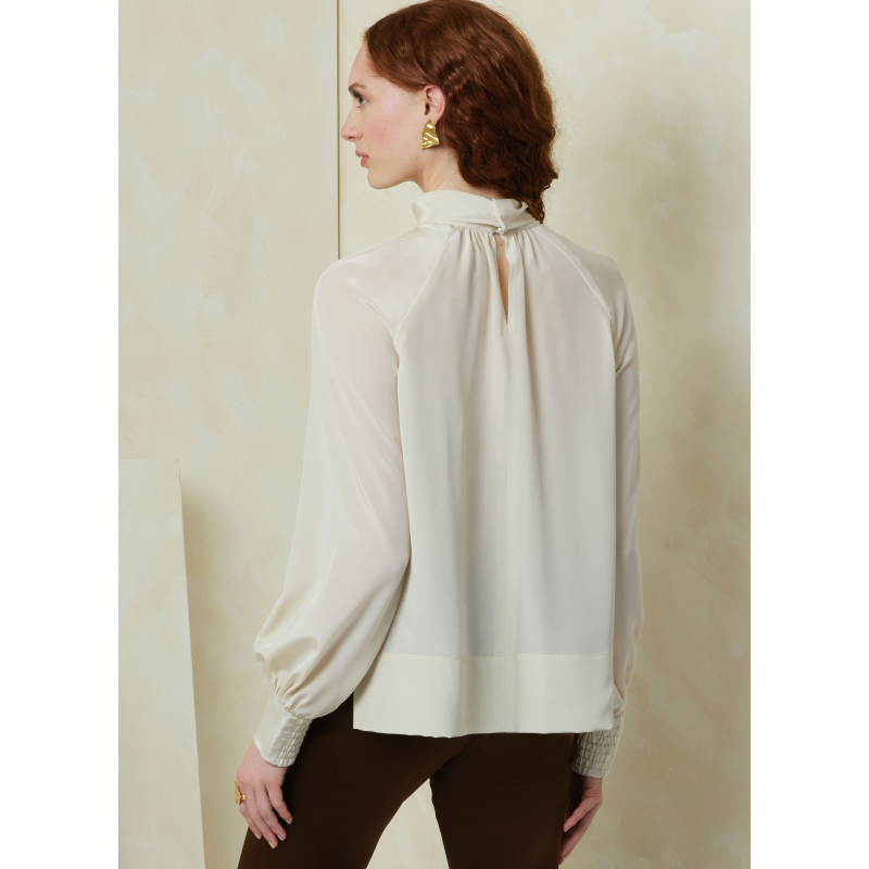 Patron Vogue 2090/Y5 (46-54) - Haut col roulé à plis et manches raglan