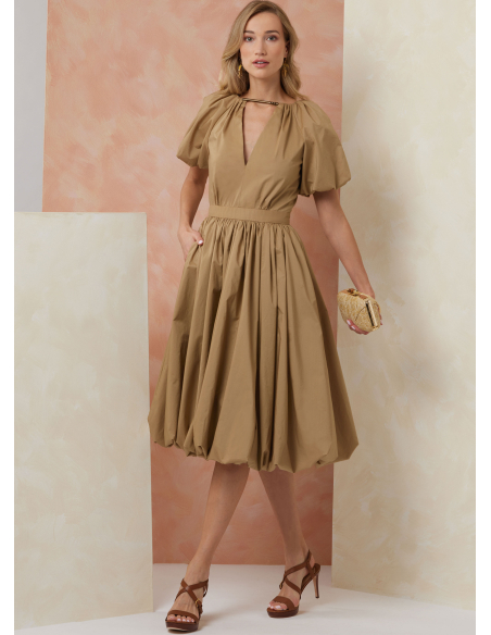 Patron Vogue 2106/H5 (34-42) - Robe froncée à ourlet bulle et dos ouvert