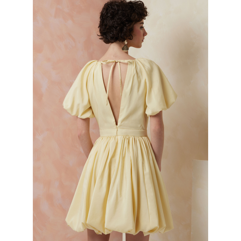 Patron Vogue 2106/H5 (34-42) - Robe froncée à ourlet bulle et dos ouvert