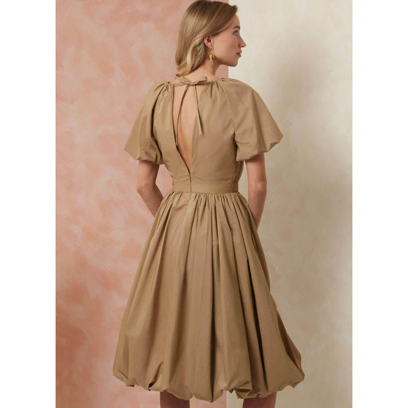 Patron Vogue 2106/H5 (34-42) - Robe froncée à ourlet bulle et dos ouvert
