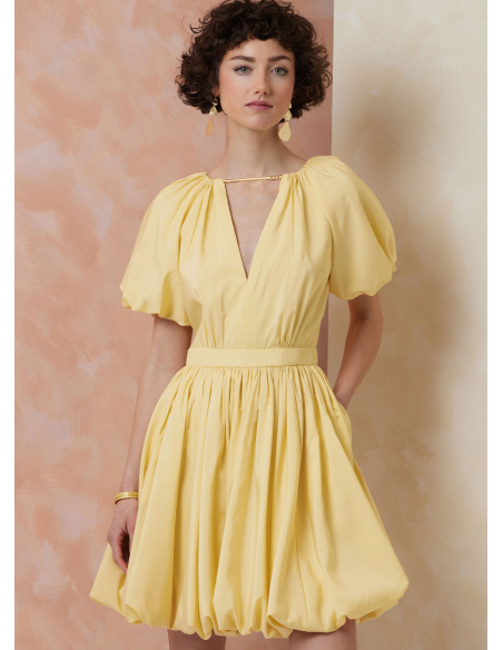 Patron Vogue 2106/H5 (34-42) - Robe froncée à ourlet bulle et dos ouvert
