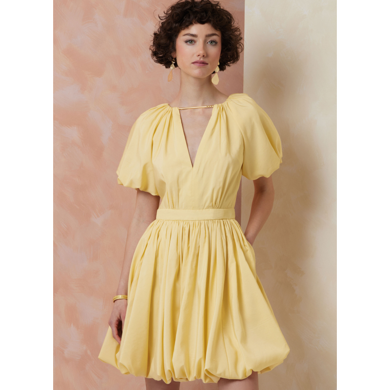 Patron Vogue 2106/U5 (44-52) - Robe froncée à ourlet bulle et dos ouvert