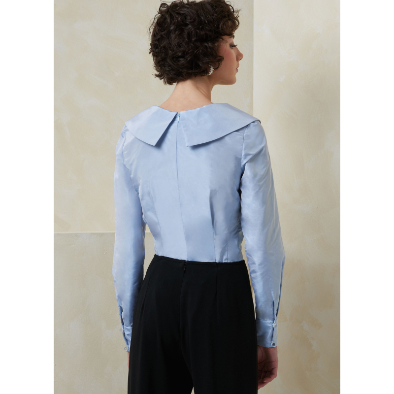 Patron Vogue 2113/Y5 (46-54) - Top ajusté encolure V avec manches courtes ou longues