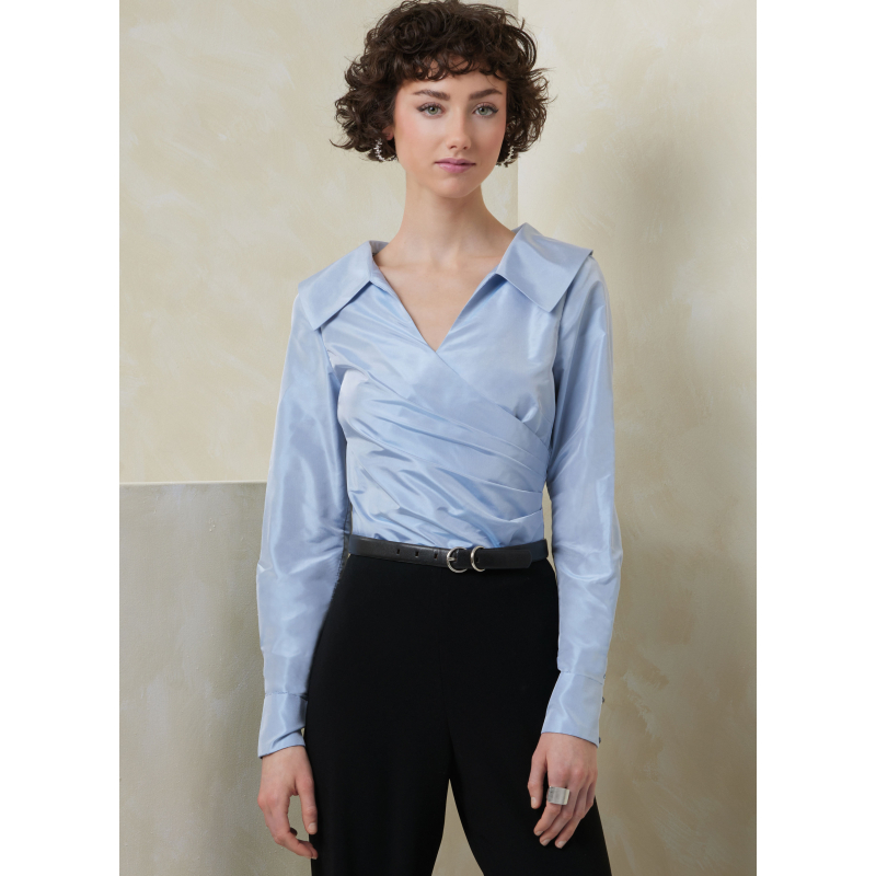 Patron Vogue 2113/Y5 (46-54) - Top ajusté encolure V avec manches courtes ou longues