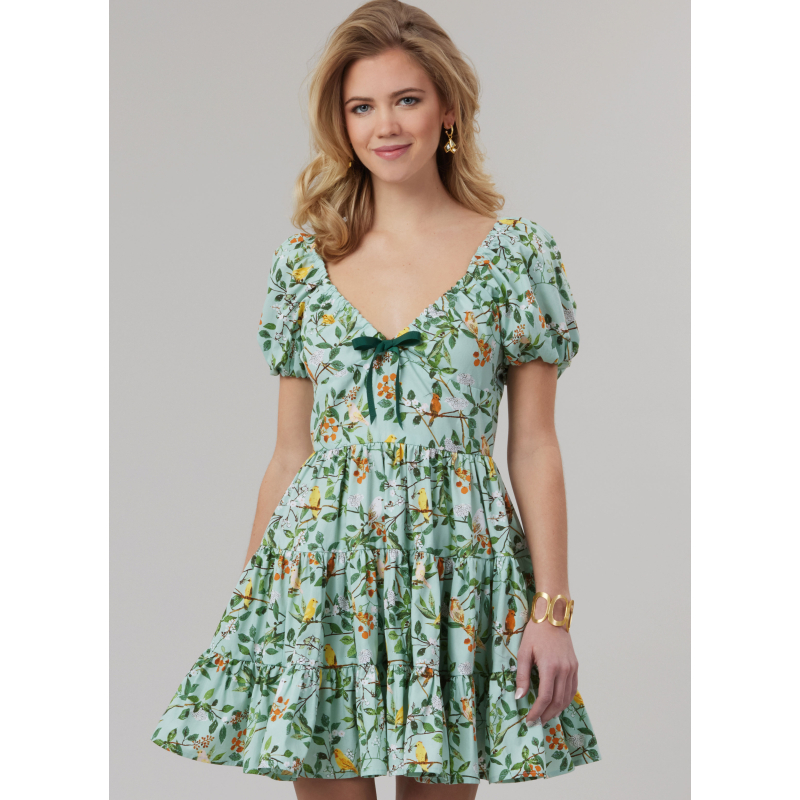 Patron McCall's 8575.Y5 (46-54) - Robe taille empire froncée et manches courtes