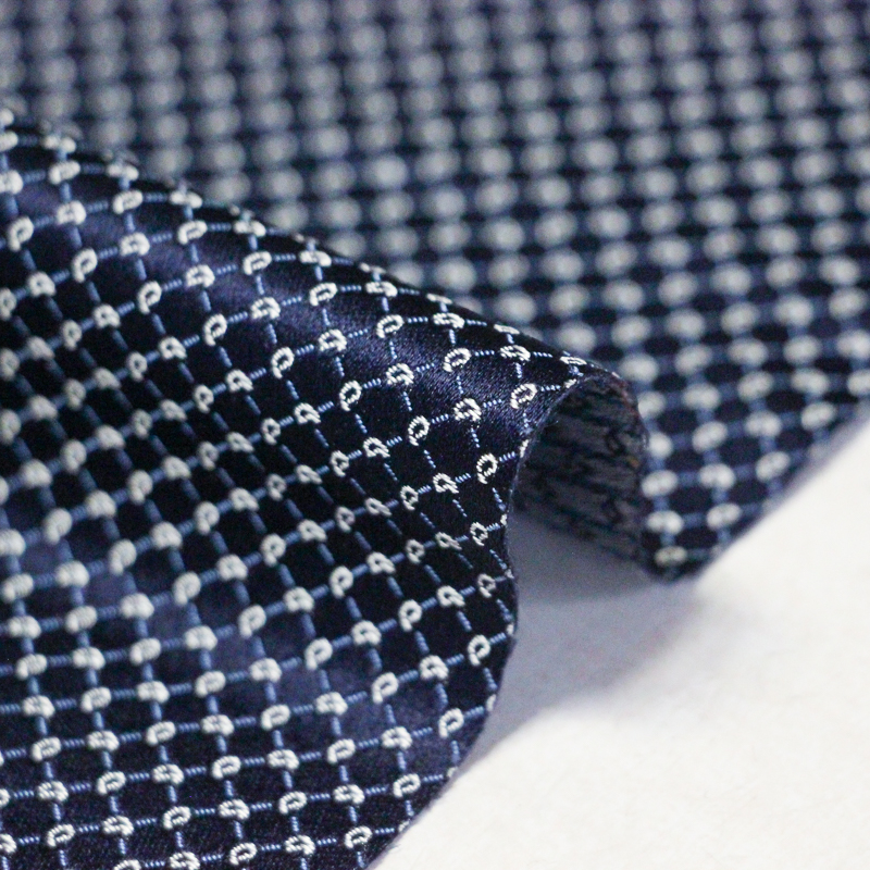 Jacquard 100% soie - Cachemire blanc fond bleu