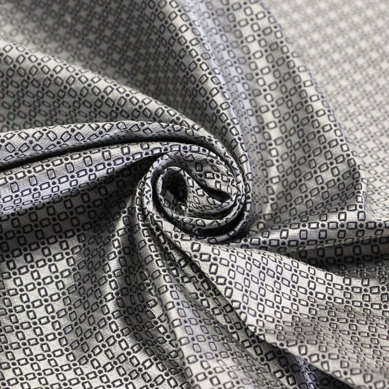 Jacquard 100% soie - Chaîne rectangulaire blanc fond bleu