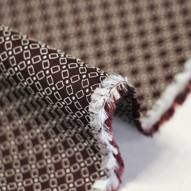 Jacquard 100% soie - Chaîne rectangulaire blanc fond bordeaux