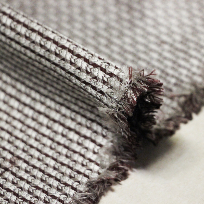 Jacquard 100% soie - Entrelacs blanc et bordeaux