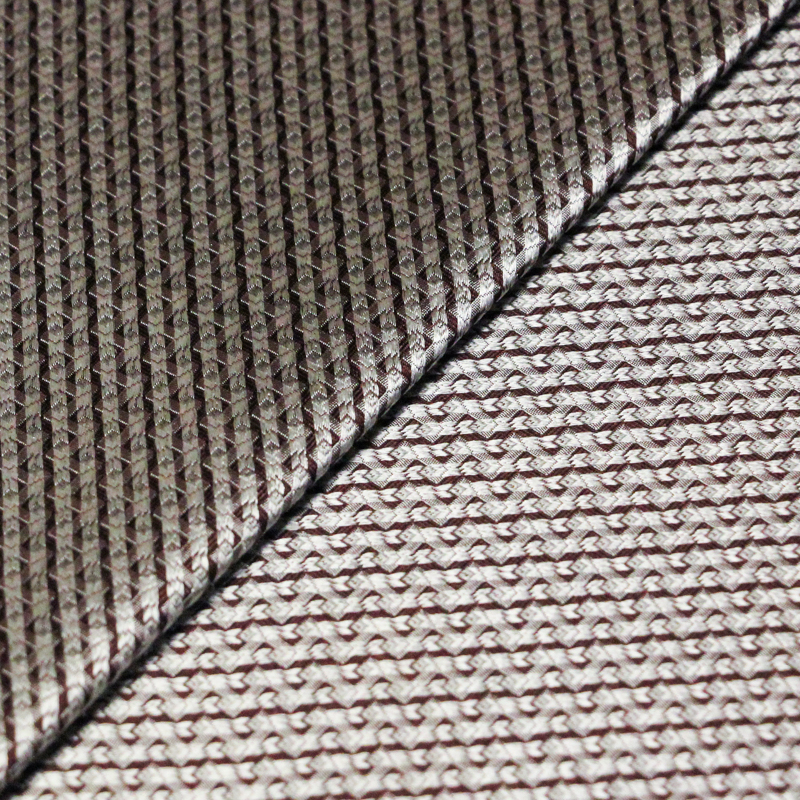 Jacquard 100% soie - Entrelacs blanc et bordeaux