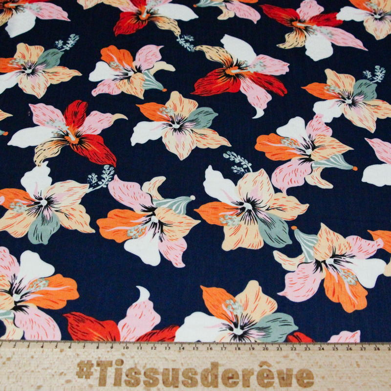 Satin crinckle - Fleurs multicolores fond bleu marine