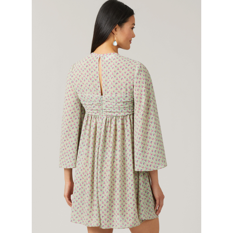 Patron McCall's 8602.Y5 (46-54) - Robe babydoll à manches variées