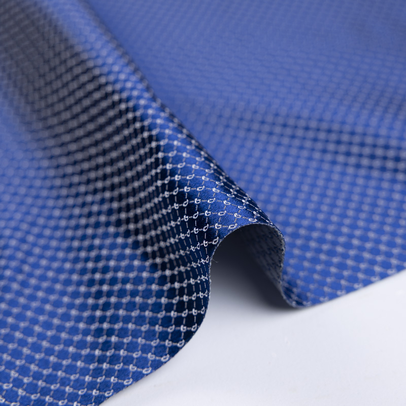 Jacquard 100% soie - Cachemire blanc fond bleu roi