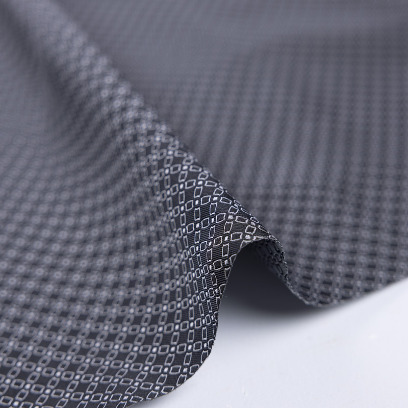 Jacquard 100% soie - Chaîne rectangulaire blanc fond gris