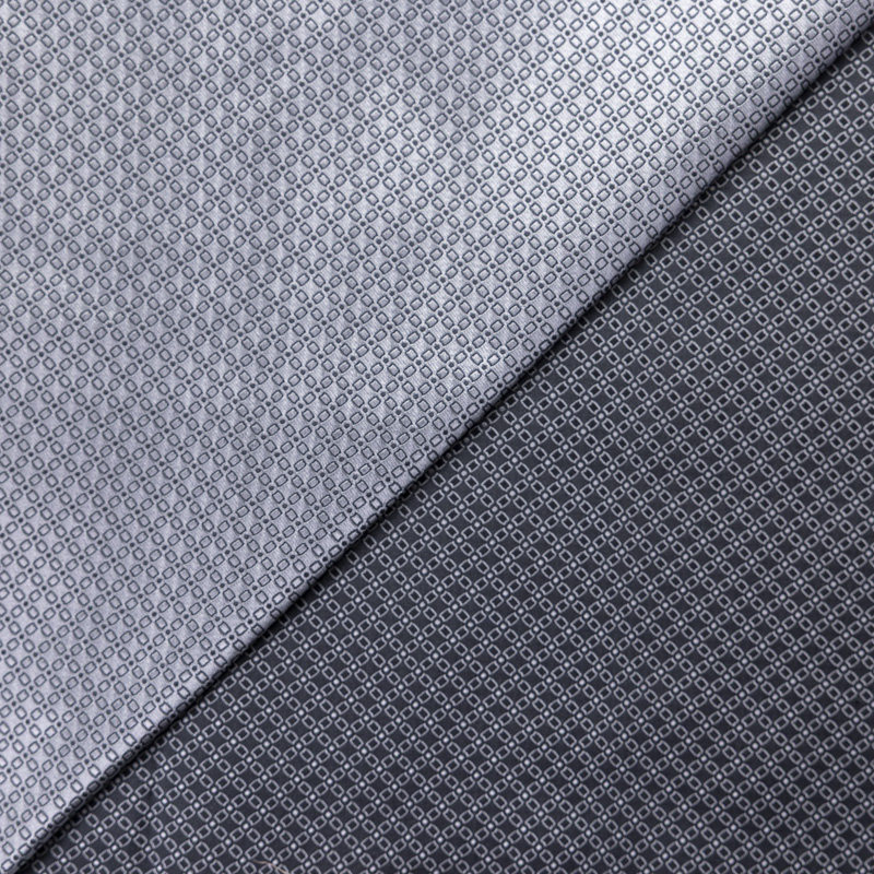 Jacquard 100% soie - Chaîne rectangulaire blanc fond gris