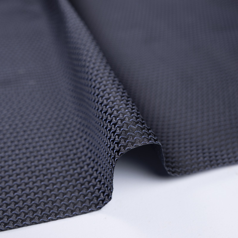 Jacquard 100% soie - Crochet gris fond noir