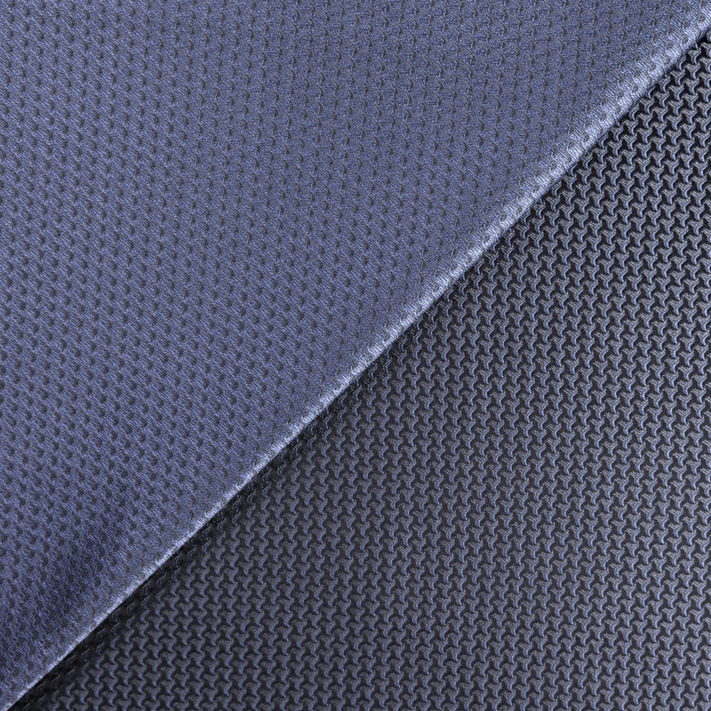 Jacquard 100% soie - Crochet gris fond noir