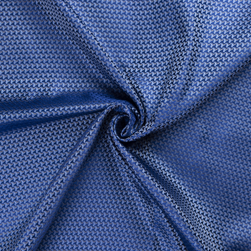 Jacquard 100% soie - Crochet bleu fond bleu