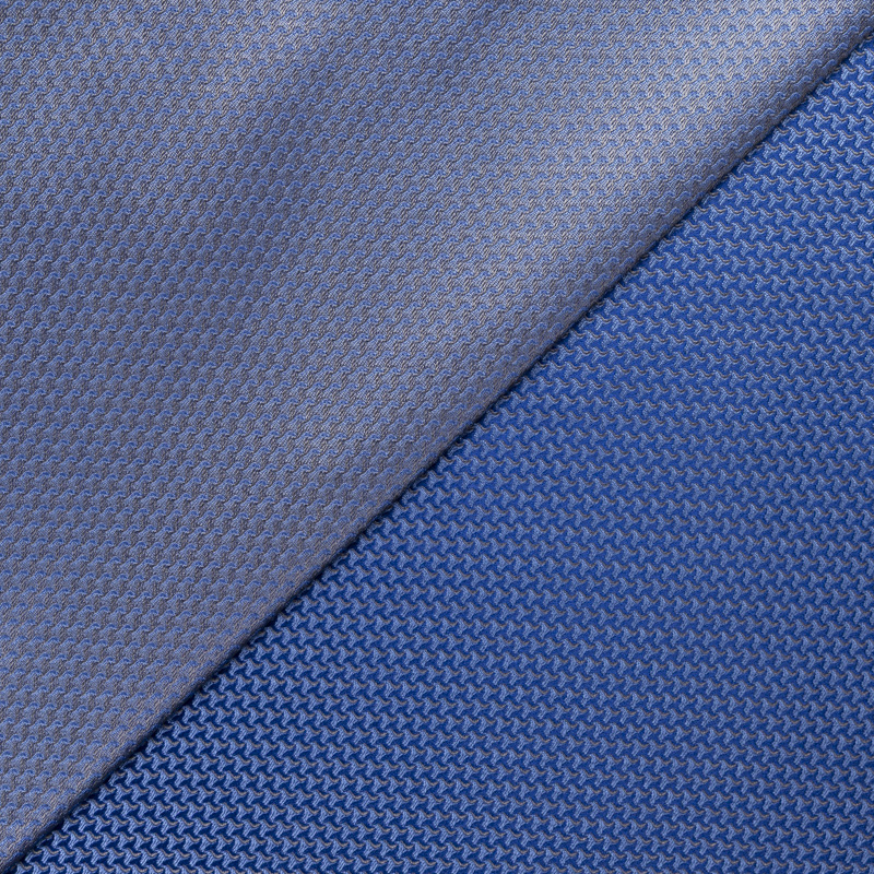 Jacquard 100% soie - Crochet bleu fond bleu