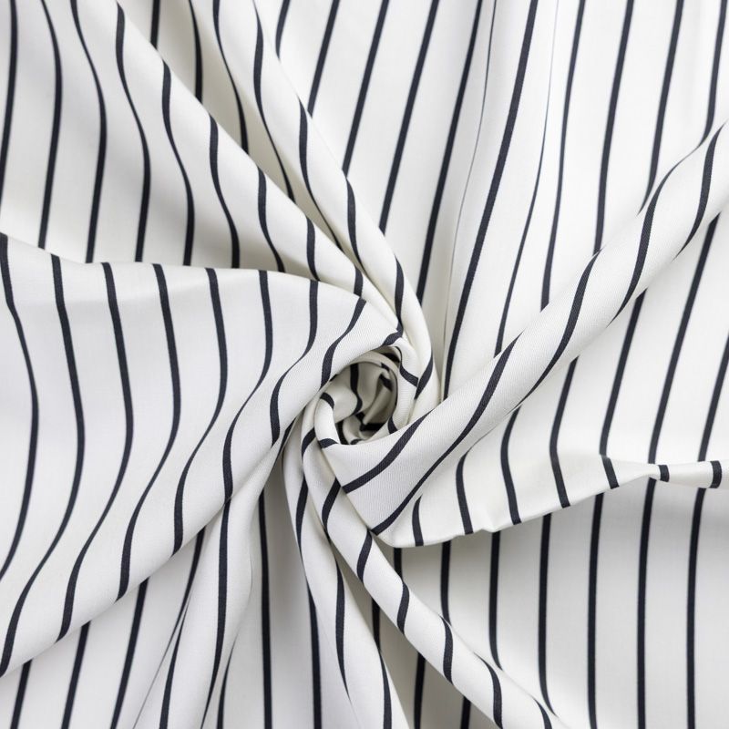 Twill 100% viscose – Rayé noir et écru