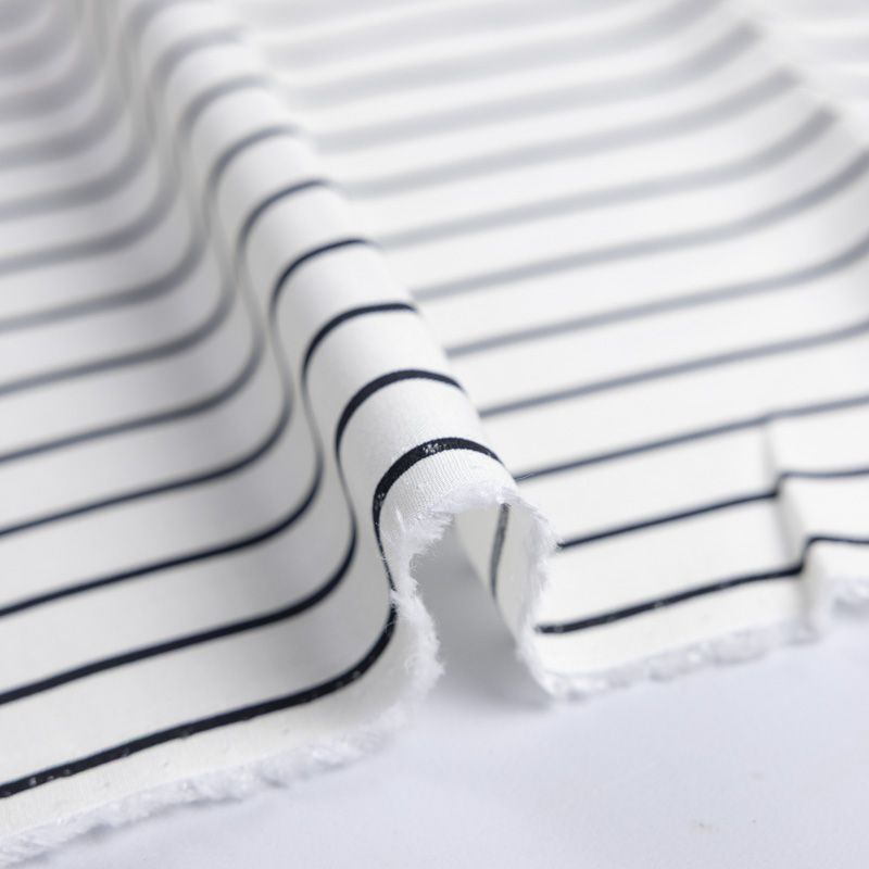 Twill 100% viscose – Rayé noir et écru
