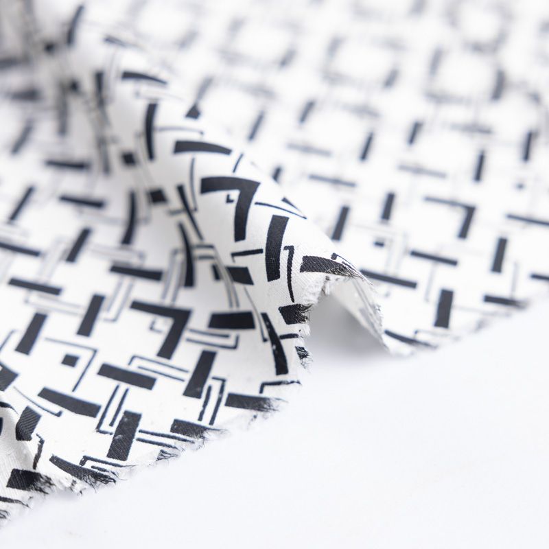 Twill 100% viscose – Quadrillage noir et blanc