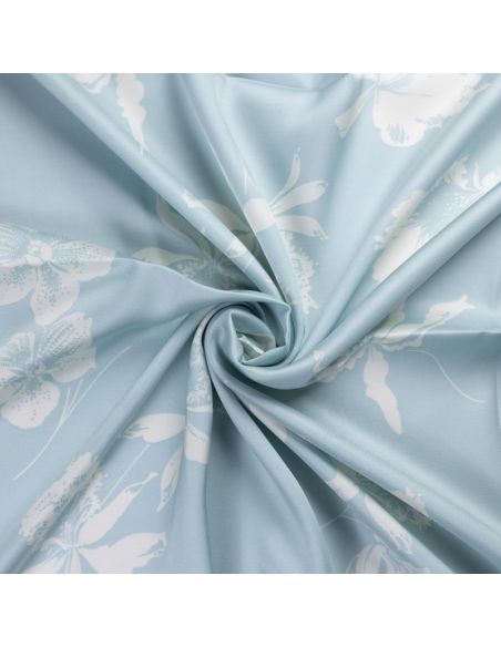 Panneau twill 100% viscose – Fleurs & bordure cachemire bleu ciel