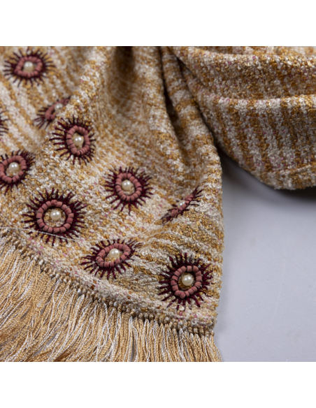 Écharpe 100% soie brodée et perlée – Rosaces perlées beige doré