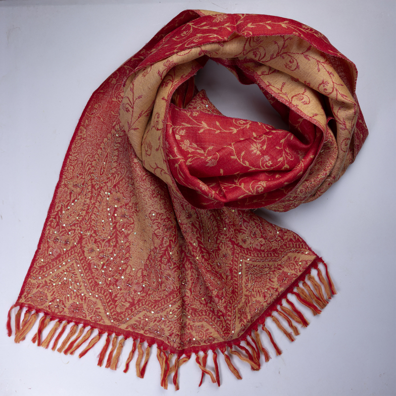 Étole 100% laine brodée à sequins – Arabesques florales rouge et or