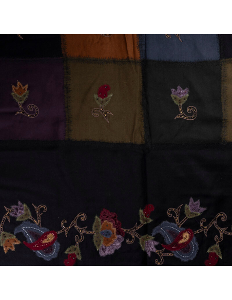 Étole brodée perlée 100% laine – Patchwork multicolore fleur