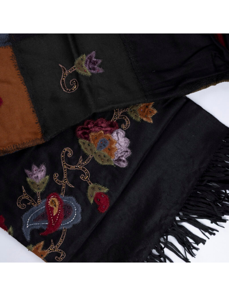 Étole brodée perlée 100% laine – Patchwork multicolore fleur