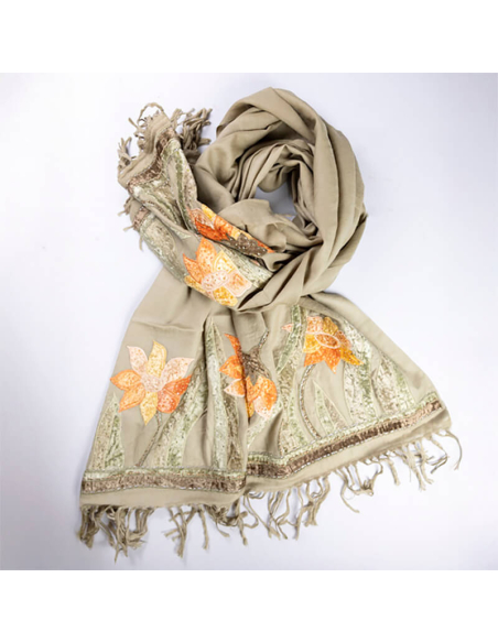 Étole 100% laine brodée perlée – Fleuri pistache